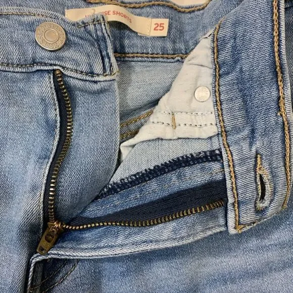 LEVIS, short shorts, size 25 waist, great condition, - Picture 3 of 10